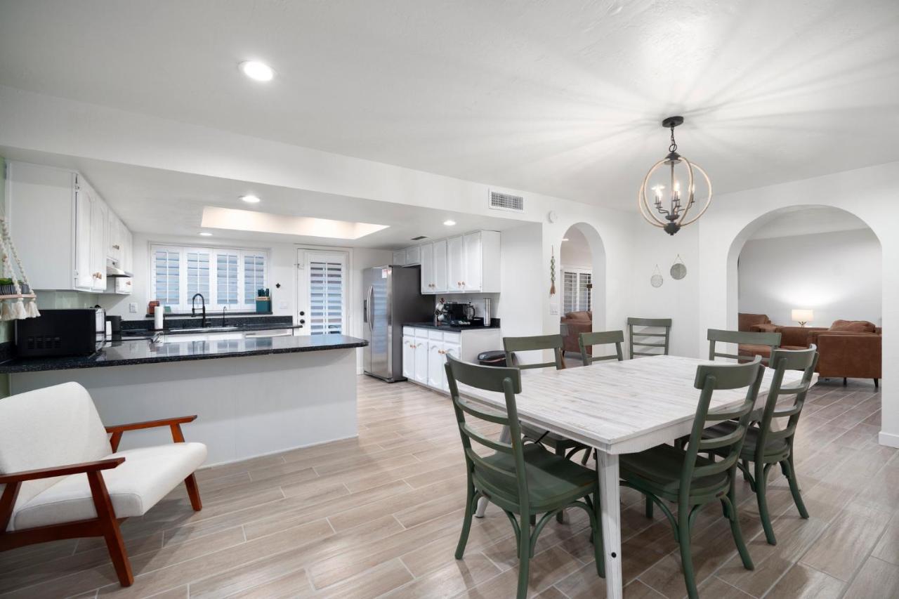 Large Pool With Diving Board, Remodeled 3Bdrm, Near State Farm Stdm And More! พีโอเรีย ภายนอก รูปภาพ