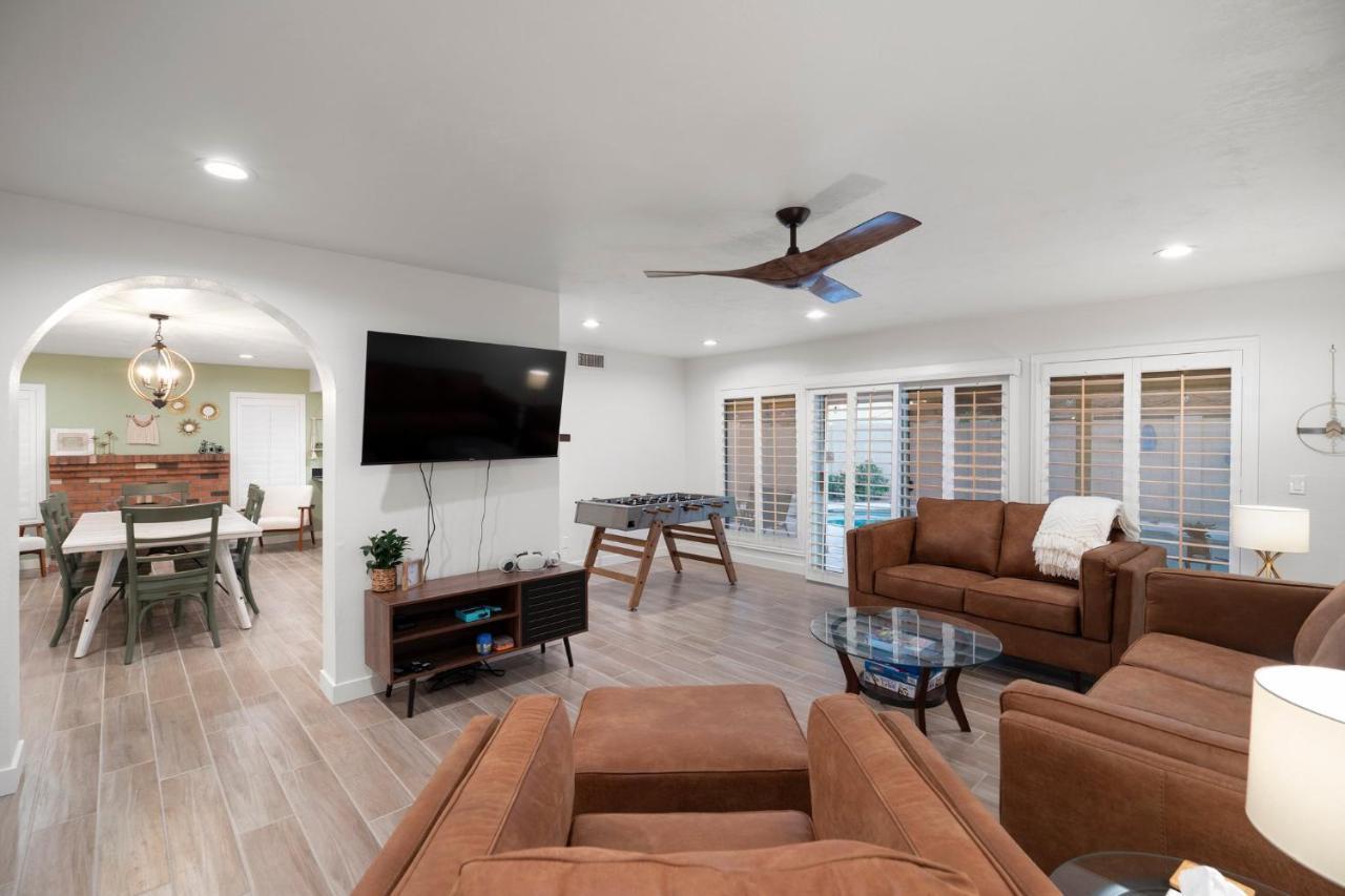 Large Pool With Diving Board, Remodeled 3Bdrm, Near State Farm Stdm And More! พีโอเรีย ภายนอก รูปภาพ