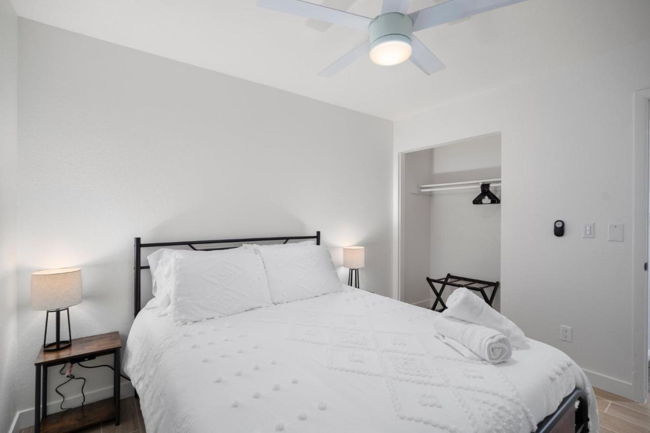 Large Pool With Diving Board, Remodeled 3Bdrm, Near State Farm Stdm And More! พีโอเรีย ภายนอก รูปภาพ